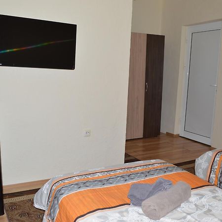 Dionis Hotel Petrich  Buitenkant foto