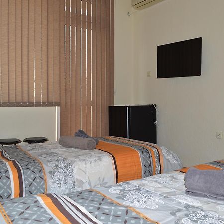 Dionis Hotel Petrich  Buitenkant foto
