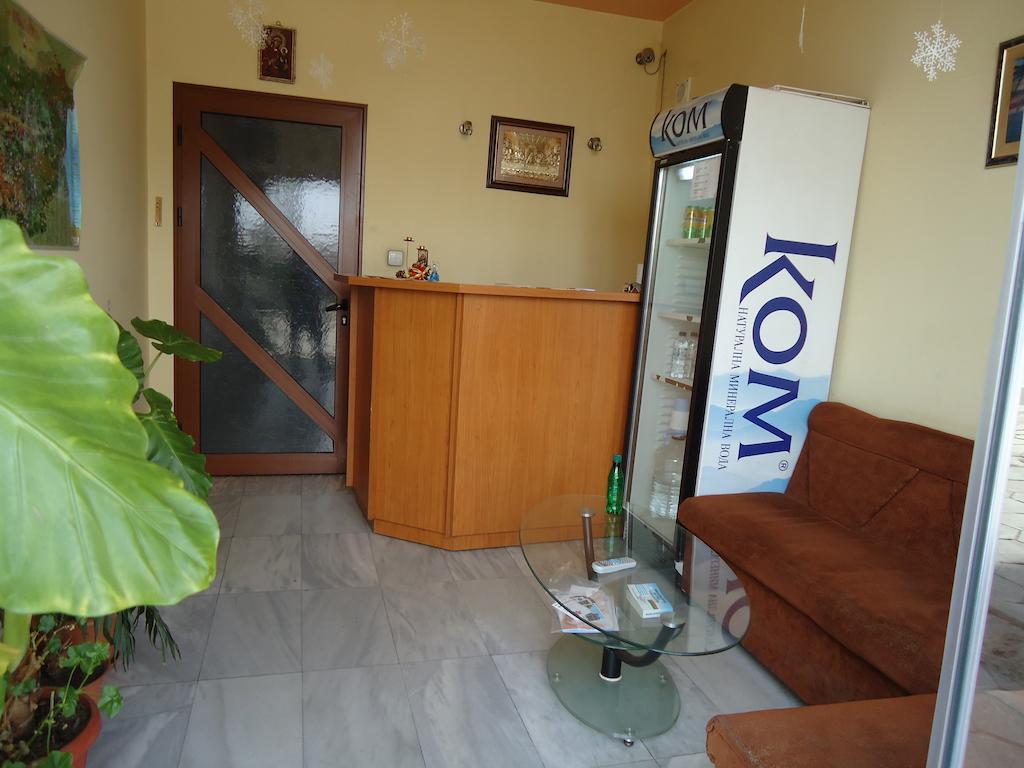 Dionis Hotel Petrich  Buitenkant foto