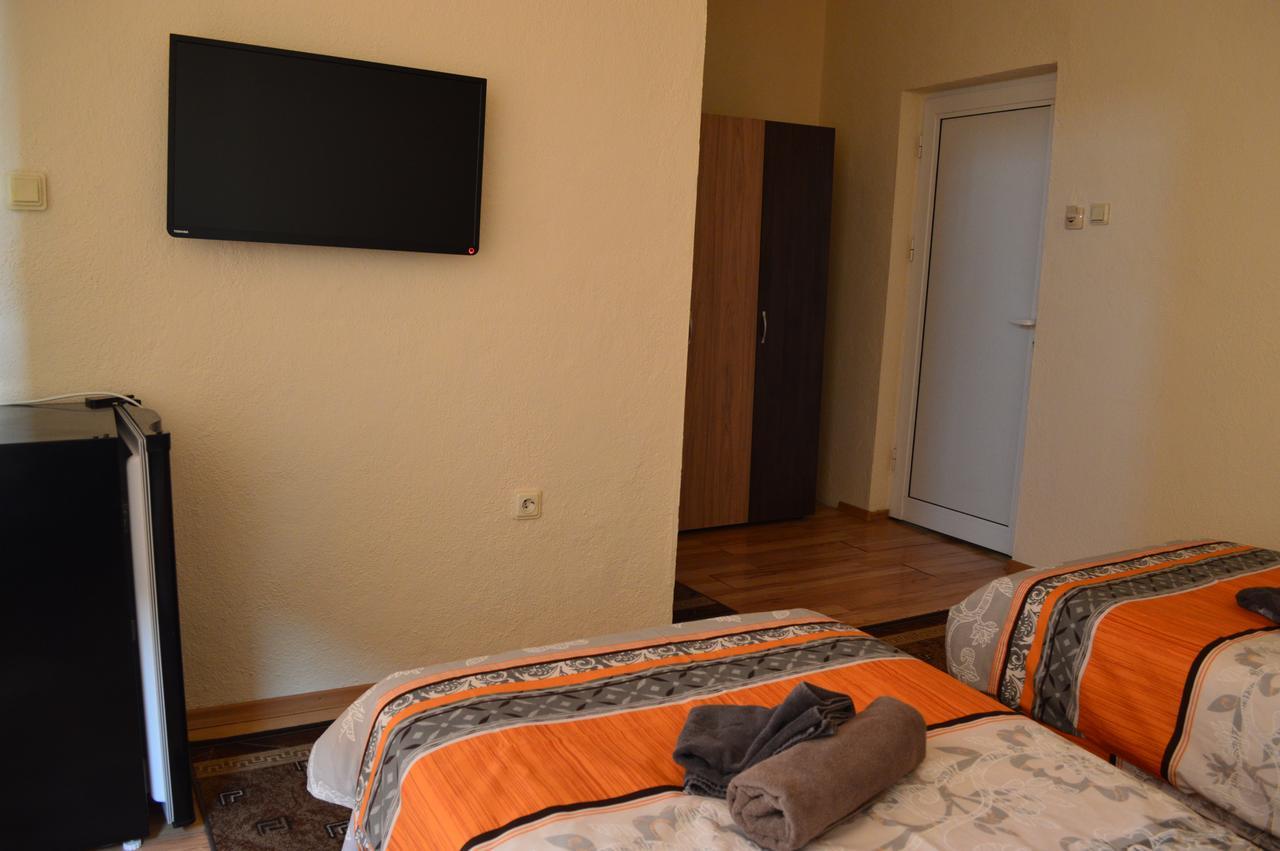 Dionis Hotel Petrich  Buitenkant foto