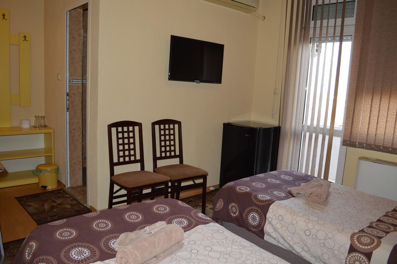 Dionis Hotel Petrich  Buitenkant foto