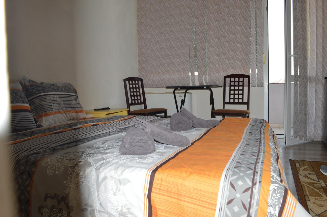 Dionis Hotel Petrich  Buitenkant foto