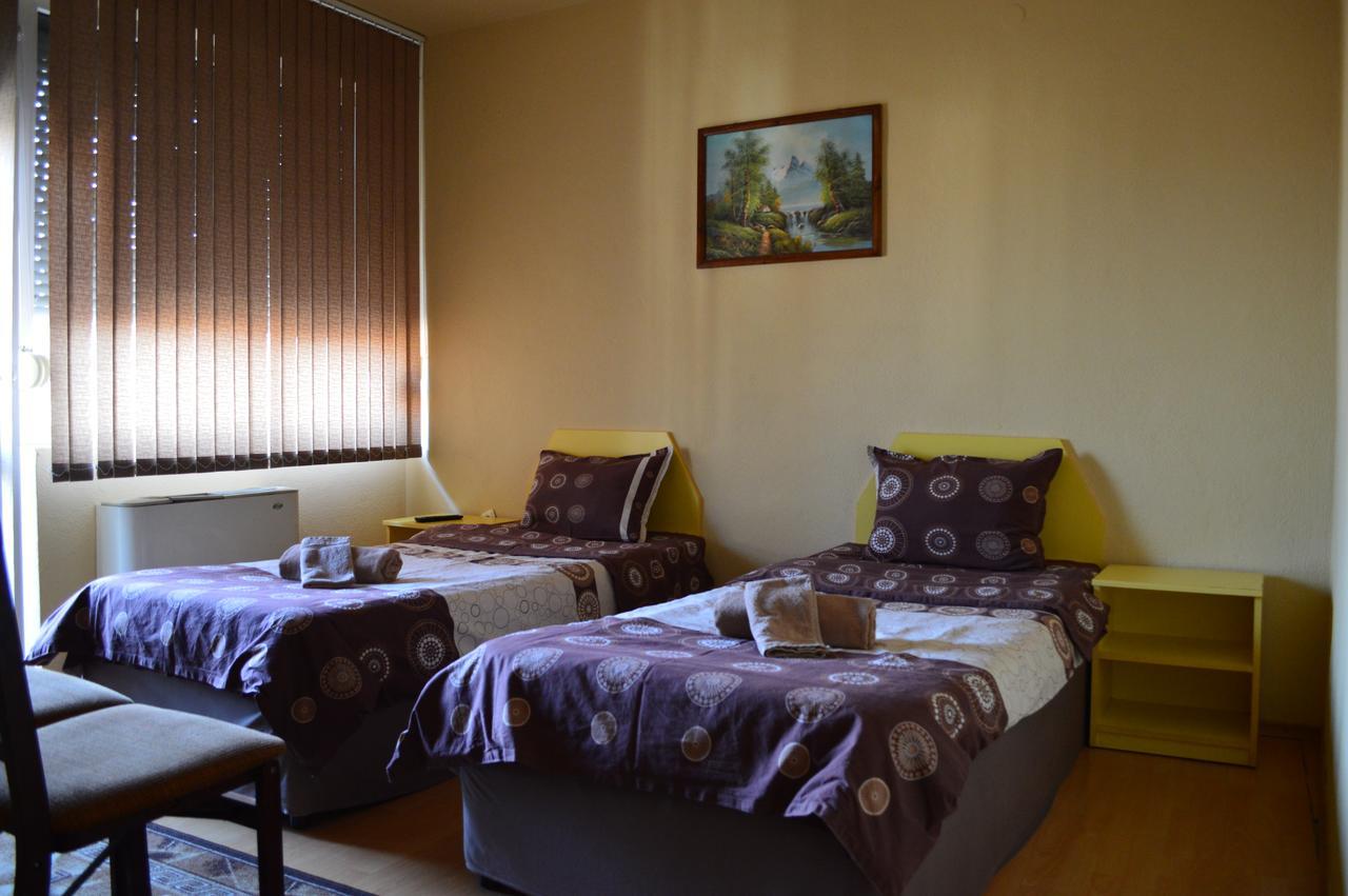 Dionis Hotel Petrich  Buitenkant foto